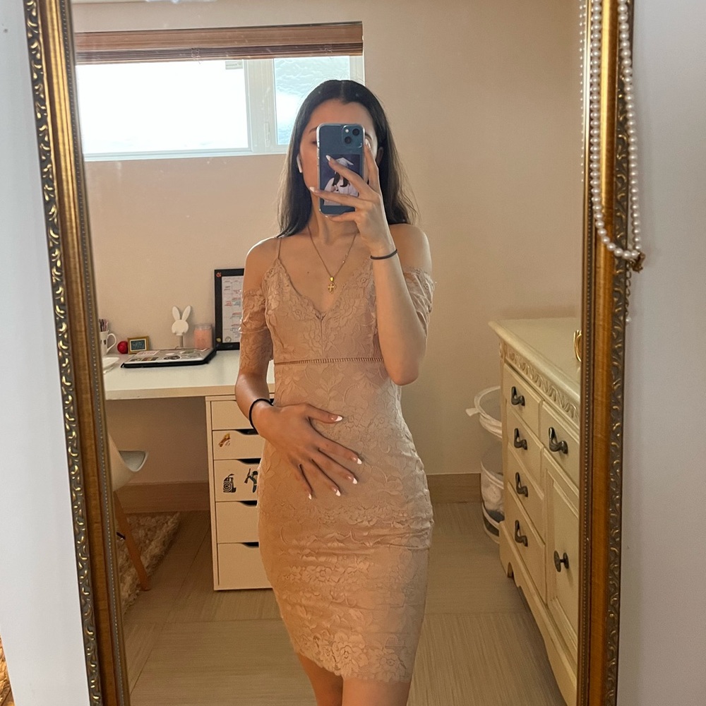 GUESS OFF SHOULDER STRAPPY LACE DRESS